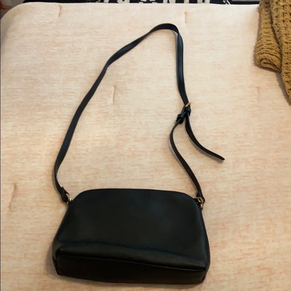 black shoulder purse